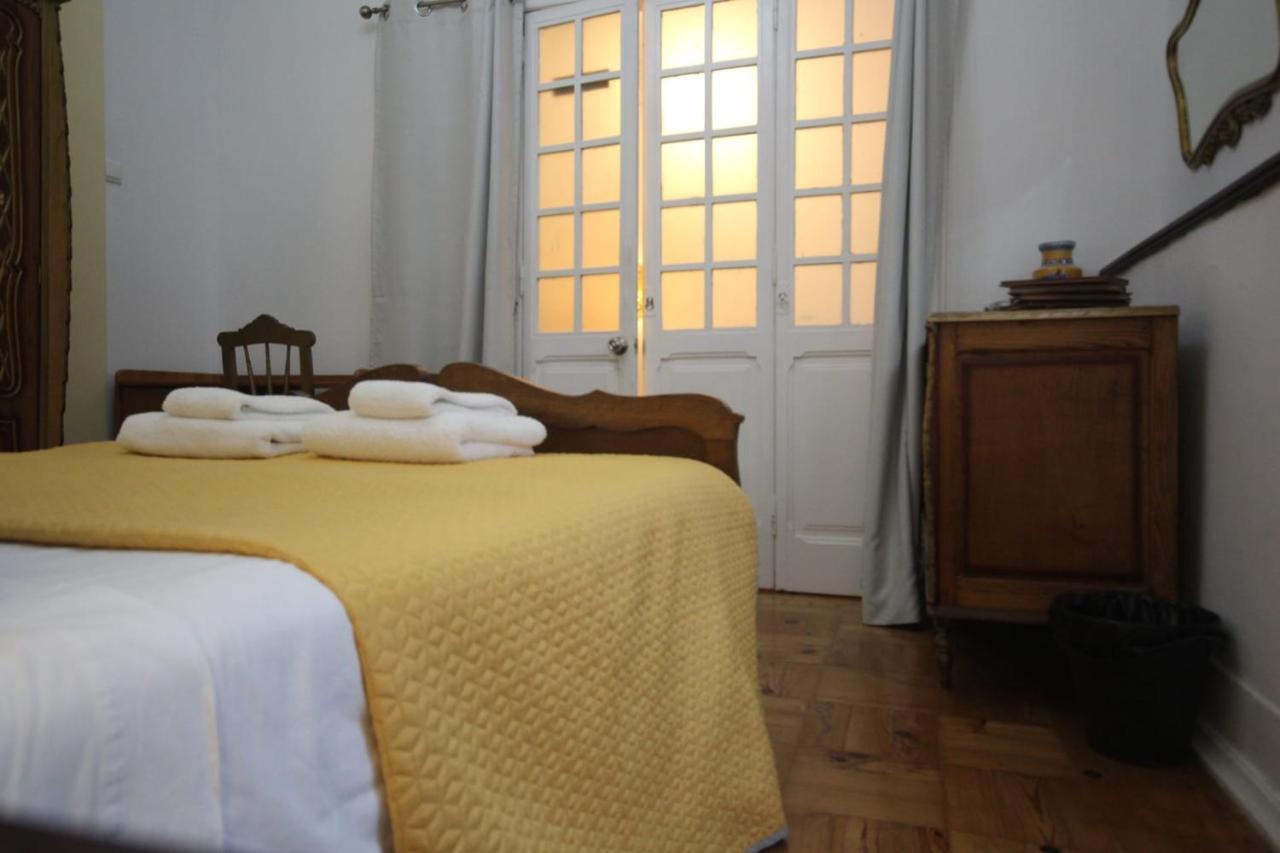 Antique M1 R1 - Amazing Double With Shared Bathroom In Marques Pombal Гостевой дом Лиссабон
